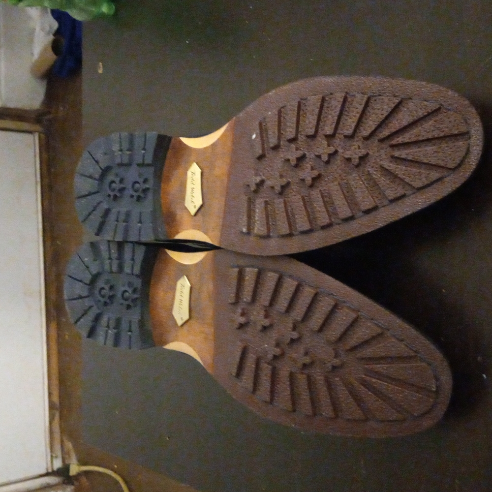 Shoes - Picture 5 of 5